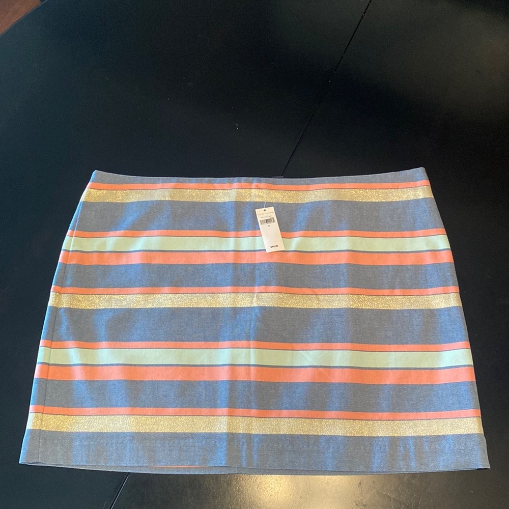 BRAND NEW FULLY LINED SUMMER SKIRT. Size 18